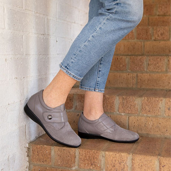 Whisper Print XW Grey