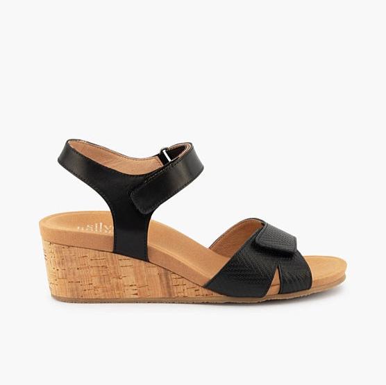 Lucy Embossed Black