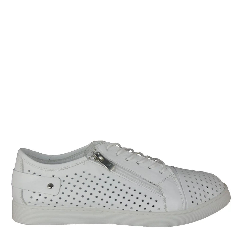 EG17 White