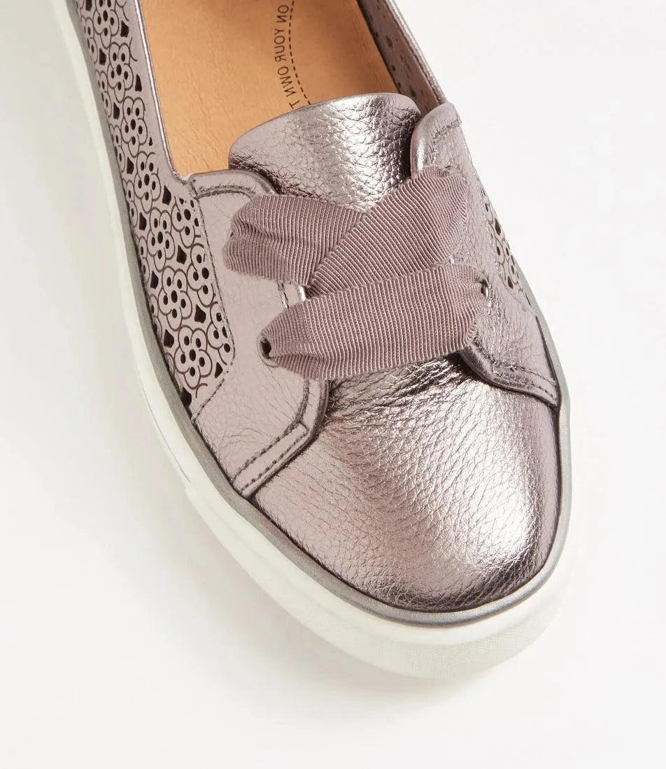 Kenji W Pewter Tumble Leather