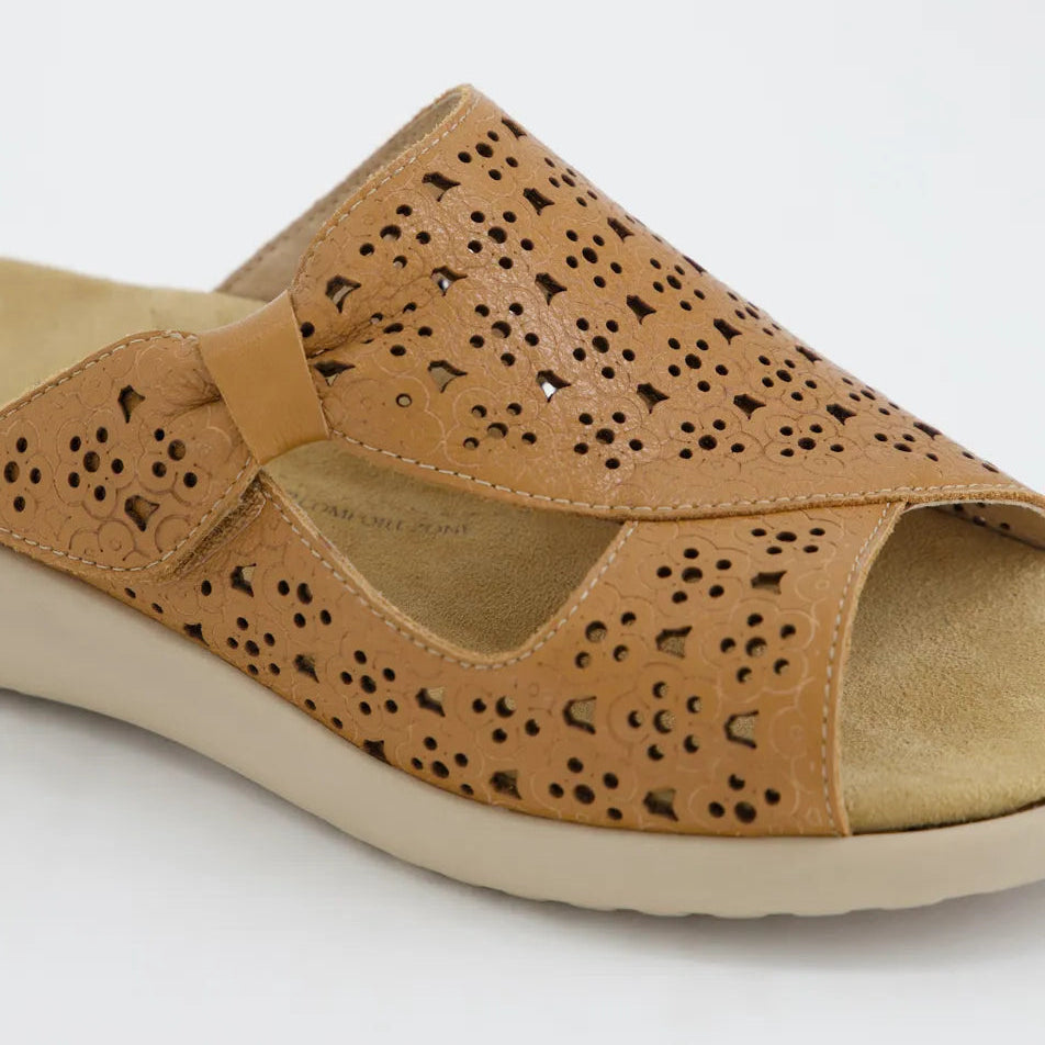 Binty Xw Tan Almond