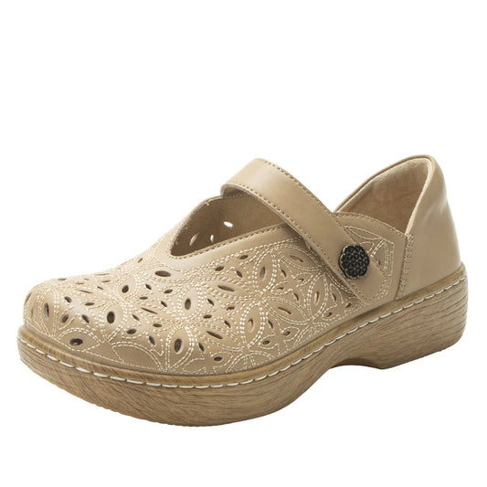 Opheliah Latte Breeze