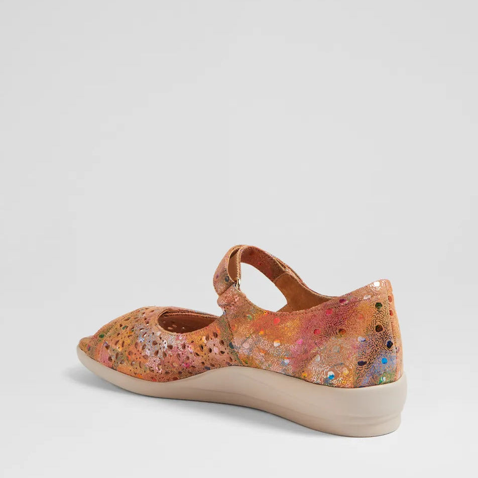 Daffodil W Tan Dot Print