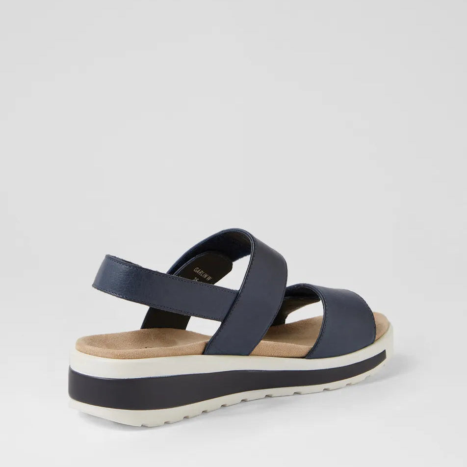 Garlin W Navy White