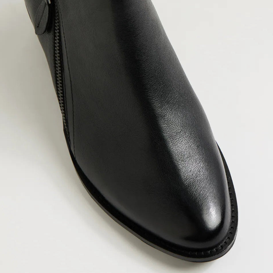 Eisa Xf Black